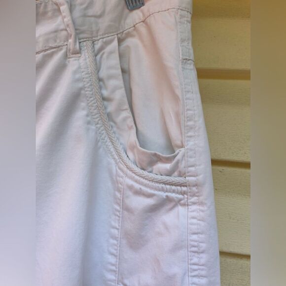 GS115 Jeans white knee length shorts, front zipper, pockets, snaps, flaps, 36 - Picture 8 of 10